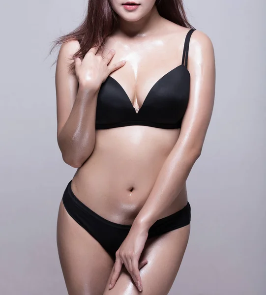 Vacker kropp av asiatisk kvinna — Stockfoto