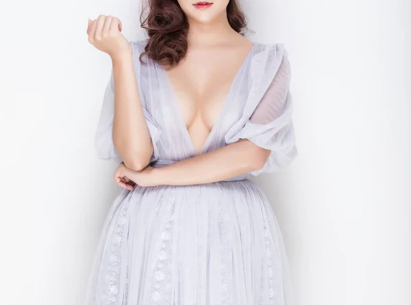 Sexy Junge Frau Modell Sexy Kleid Isolieren Auf Weißem Hintergrund — Stockfoto