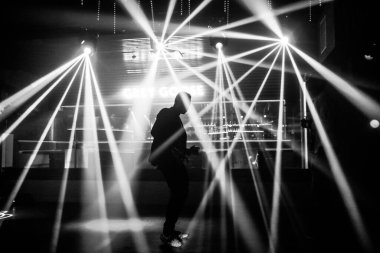 disko bar gece ışıkları