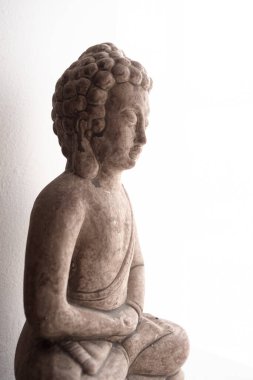 Buda figürü oturma odasında.