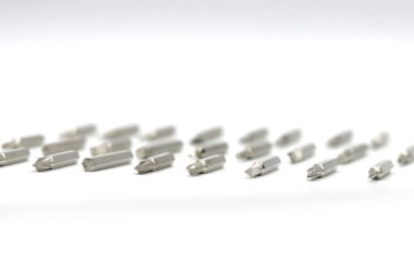 Beyaz arkaplanda vida sürücü bit farklı tür