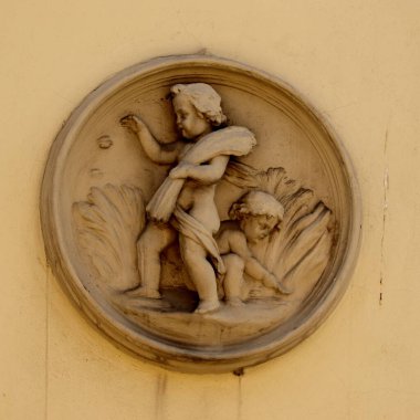 Starodawna ozdoba elewacji starego budynku