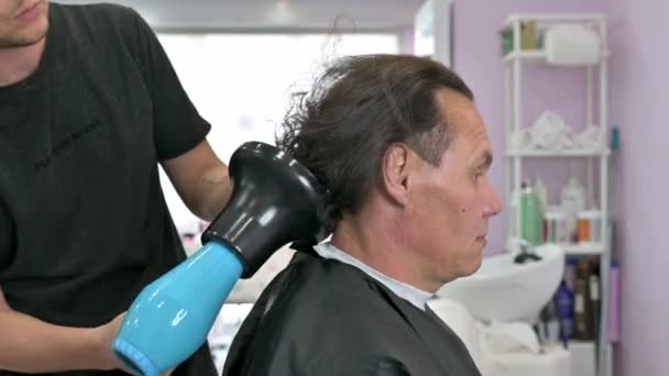 Haardroger Mannen Schoonheidssalon — Stockvideo