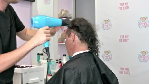 Homens Secador Cabelo Salão Beleza — Vídeo de Stock