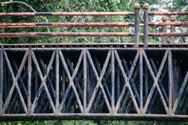 Amazon, Ekvador kırsal yol köprüsü yapısı