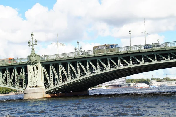 Grande Ponte Sul Fiume Neva — Foto Stock