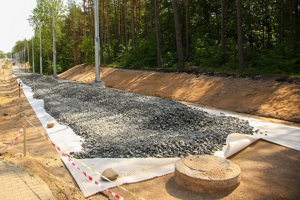 Yeni tramvay pisti inşaatı. Demiryolu kurulumu