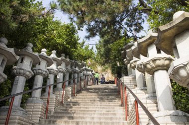 Taşlar ve fenerler, Busan, Korea, Haedong Yonggungsa,