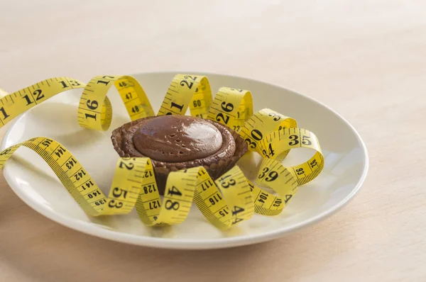 Chocolate Egg Tart Tape Measure Background Close — Stock Photo, Image