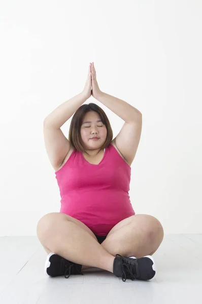 Joven Mujer Asiática Gorda Sentada Suelo Manos Arriba Con Los — Foto de Stock
