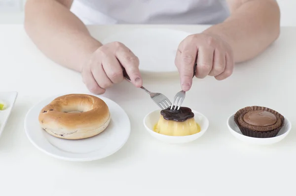 Jovem Gordura Ásia Homem Comer Alguns Alimentos — Fotografia de Stock