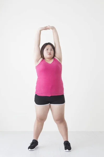 Joven Grasa Asiática Mujer Manos Arriba Haciendo Ejercicio — Foto de Stock