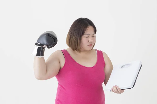 Joven Mujer Asiática Gorda Usando Guantes Boxeo Perforando Báscula Peso — Foto de Stock