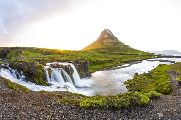 Kirkjufellsfoss アイスランド ヨーロッパ Kirkjufell — ストック写真