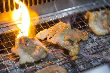 aromatik Barbekü arka plan üzerinde kapalı