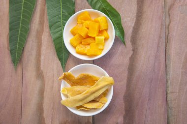 Organik mango meyve arka plan üzerinde Kapat