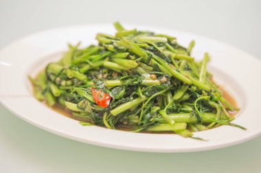 Su Ispanak, Arka planda Gastronomi, yakın