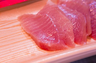 Tuna, Arka planda Sashimi, yakın