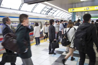 Tren, Tren İstasyonu, Tren İstasyonu Platformu,