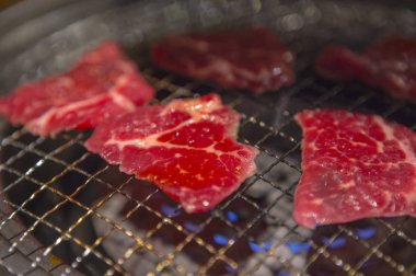 aromatik Barbekü arka plan üzerinde kapalı