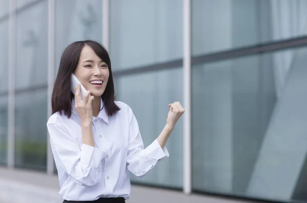 Young Asian Woman Suit Hands Talking Phone Looking Happily — ストック写真