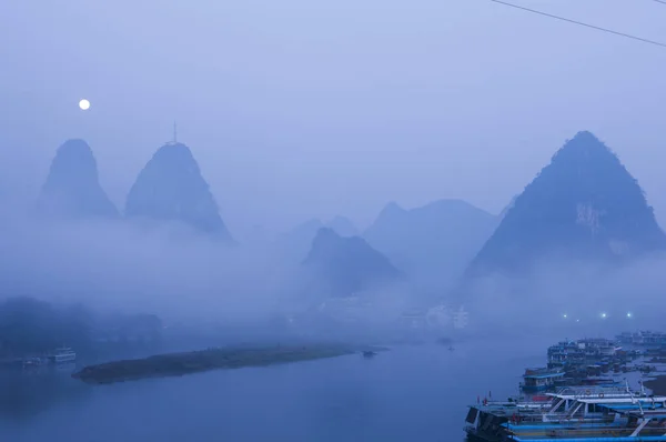 Çin Guangxi Eyaleti Yangshuo Nehri Peyzaj — Stok fotoğraf