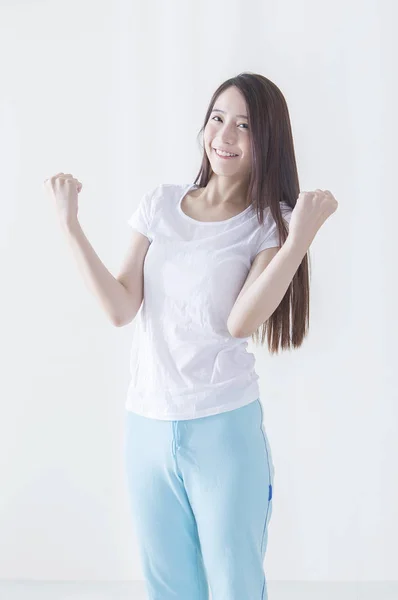 Joven Asiática Manos Arriba Animando Sonriendo Cámara —  Fotos de Stock