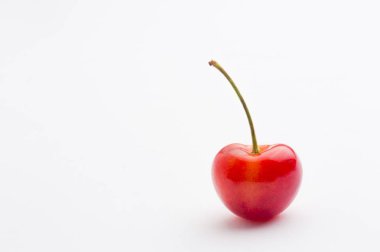 Olgun, taze kiraz meyve