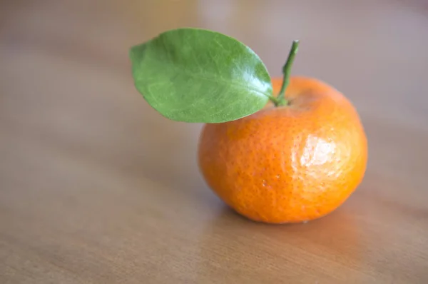 Tasty Mandarine Green Leaf — Stock Photo, Image