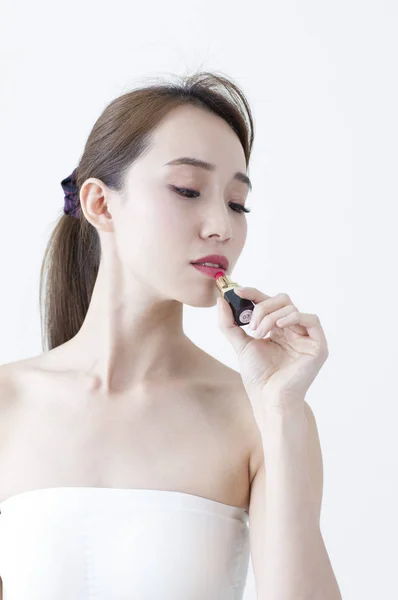 Jeune Femme Asiatique Portant Rouge Lèvres — Photo