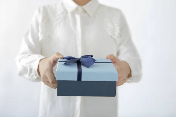 Close Woman Holding Gift Box White Background — Fotografia de Stock