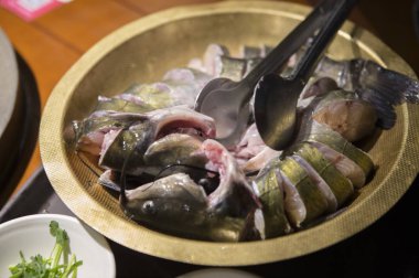 Arka planda, taze balık yakın çekim