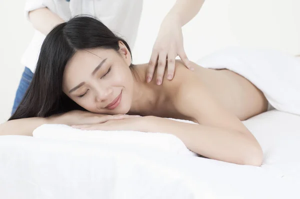 Vacker Ung Asiatisk Kvinna Spa Salon — Stockfoto