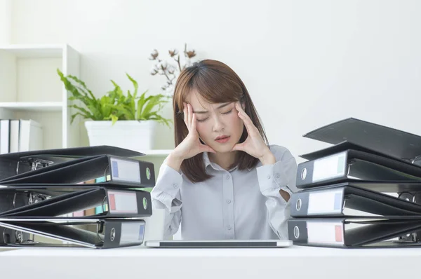 Asiática Mujer Negocios Sentir Estrés Trabajo —  Fotos de Stock