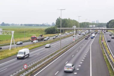 Otoyolda trafik vardı.