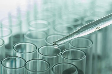 Laboratuvar cam. Tıbbi cam şişeler. Laboratuvar tanılama