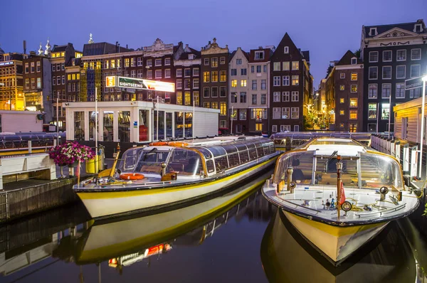 Красиві Будівлі Човни Нідерландах Європі — стокове фото