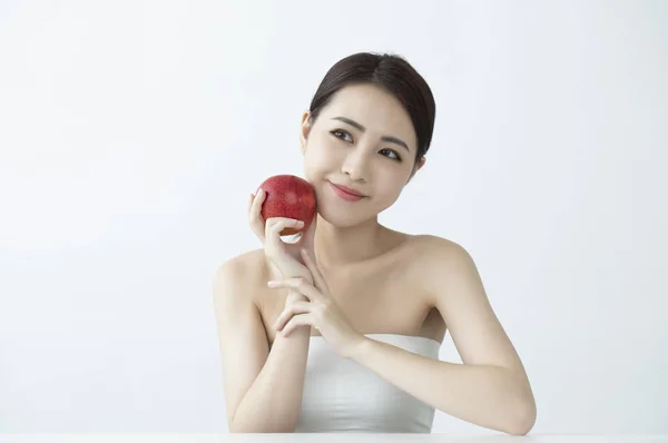 Belle Asiatique Femme Avec Rouge Pomme — Photo