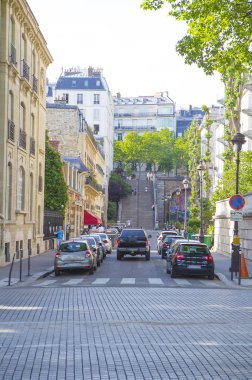 Paris'te güzel binalar ile Sokak görünümü