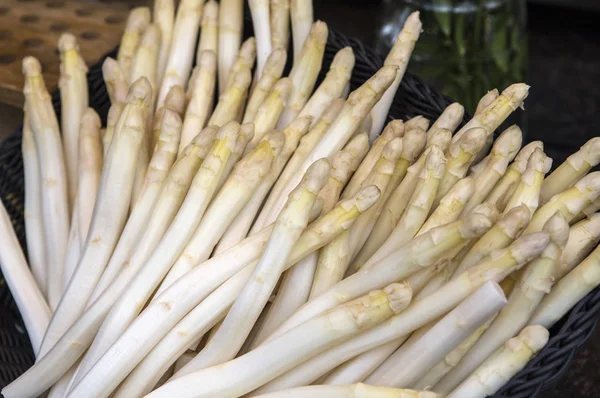 Close Shot White Asparagus Farmers Market Background —  Fotos de Stock