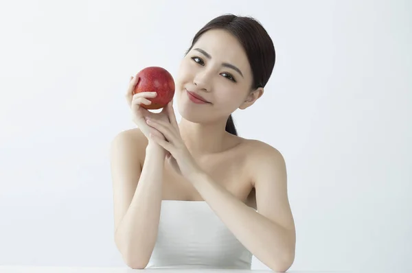 Belle Asiatique Femme Avec Rouge Pomme — Photo