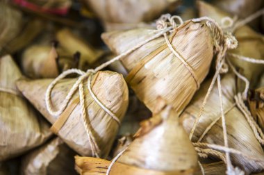 Tayland usulü pirinç köftesi.