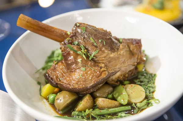 Cerdo Parrilla Con Verduras Salsa — Foto de Stock