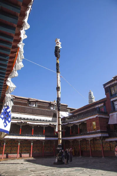 カトマンズネパールの伝統的な中国寺院 — ストック写真