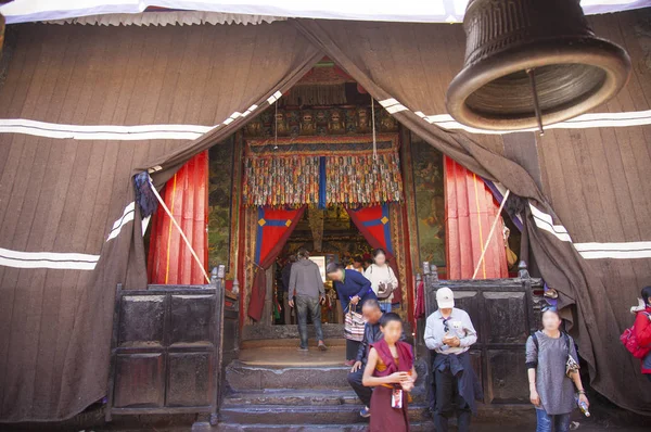 Group Tourists Buddhist Temple Nepal —  Fotos de Stock