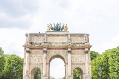  Zafer Takı du Atlıkarınca, Paris