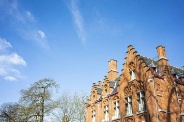 Eski tapınağın kalıntıları.