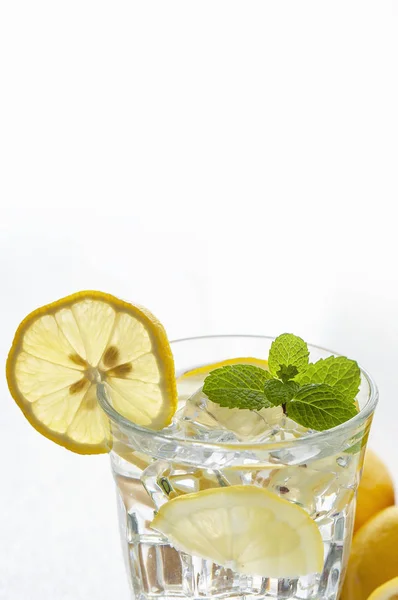 Lemonade Fresh Mint White Background — 图库照片