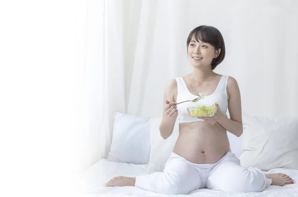 Joven Hermosa Asiática Embarazada Mujer —  Fotos de Stock