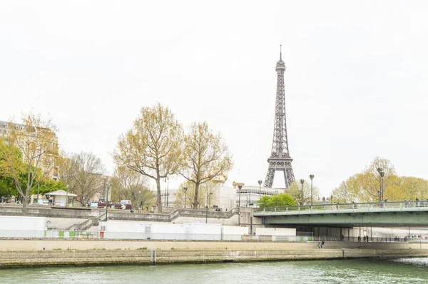 Seine Nehri Geniş Açılı Fotoğraf Eyfel Kulesi Paris Popüler Simgelerinden — Stok fotoğraf